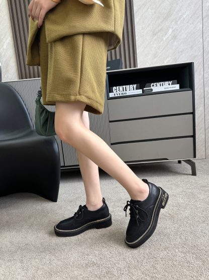 Chanel autumn and winter black fashionable simple leather loafers - Image 4