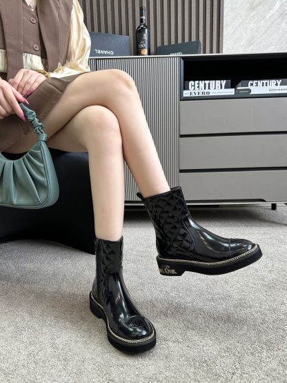 Chanel stylish black simple leather shiny boots - Image 4