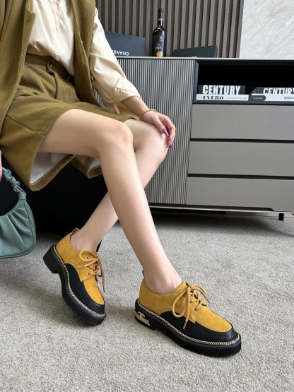 Chanel autumn and winter big yellow fashionable simple leather loafers - Image 4