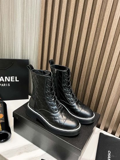 Chanel Paris catwalk latest black comfortable boots - Image 4
