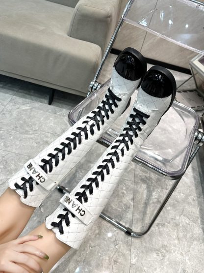 Chanel girly white leather boots - Image 4