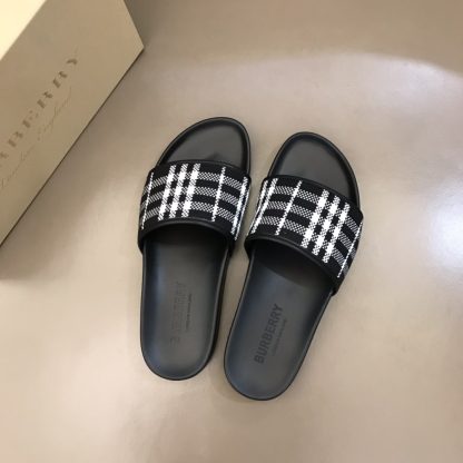Burberry classic men's slippers - Image 4