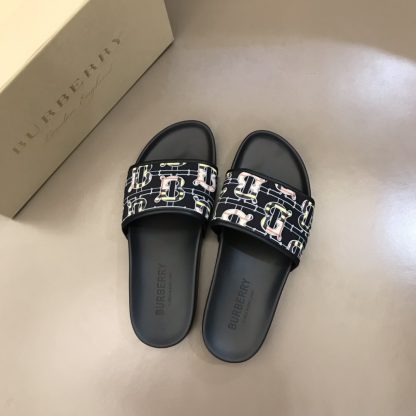 Burberry classic men's slippers - Image 4