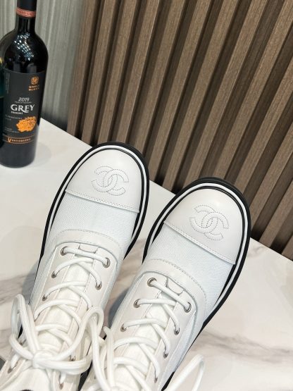 Chanel's latest white boots from the Paris catwalk - Image 3