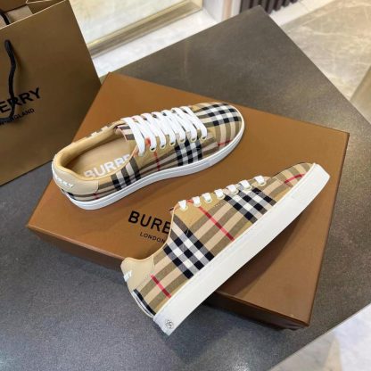 Burberry low-top sneakers - Image 5