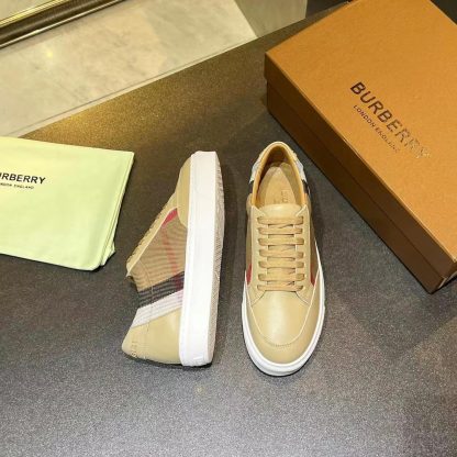 Burberry low-top sneakers - Image 4
