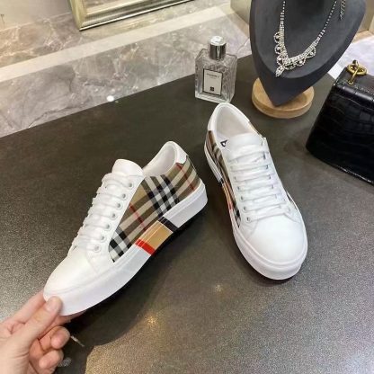 Burberry low-top sneakers - Image 5