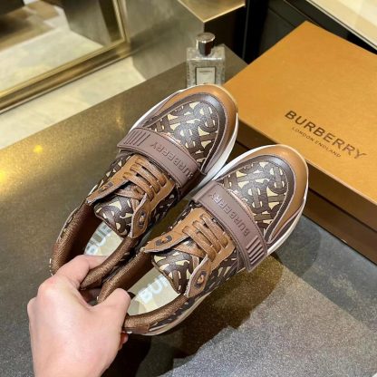 Burberry thick-soled sports shoes - Image 5