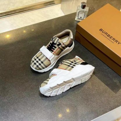 Burberry thick-soled sports shoes - Image 4