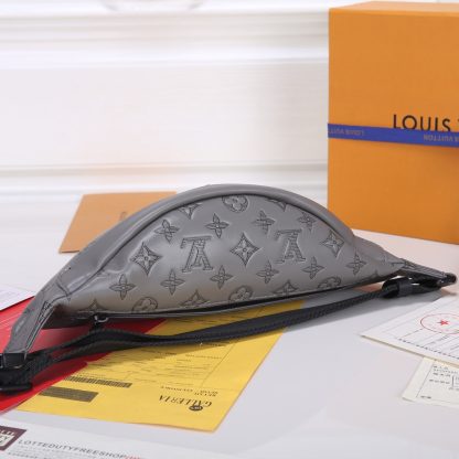 Louis Vuitton M46108 DISCOVERY Small Leather Bag - Image 4
