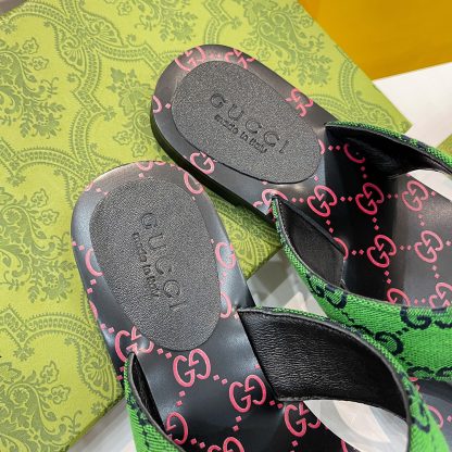 Gucci women's flat slippers - Image 4