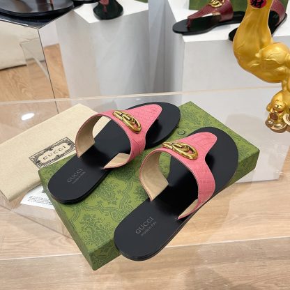 Gucci women's flat slippers - Image 4