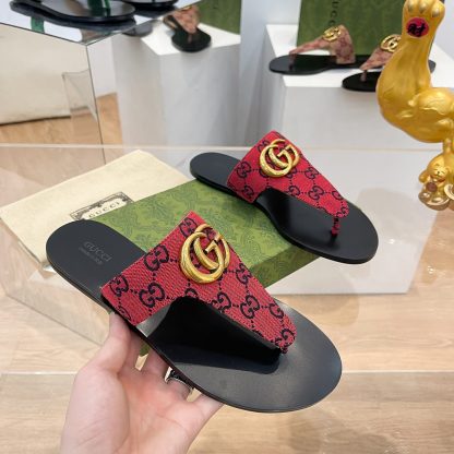 Gucci women's flat slippers - Image 5