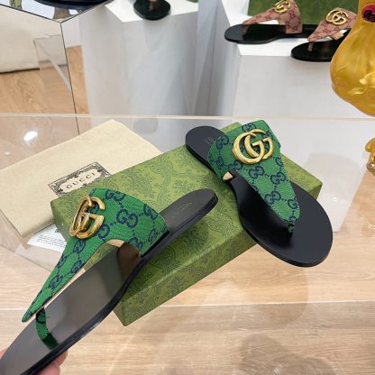 Gucci women's flat slippers - Image 5