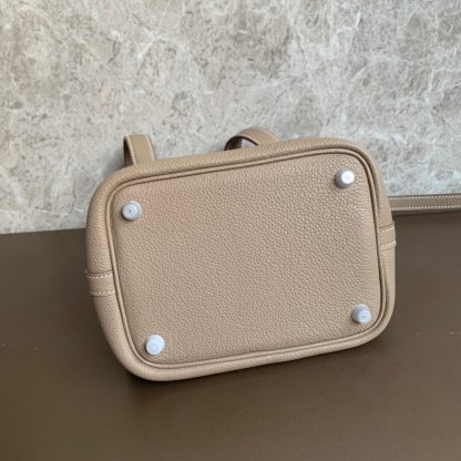 Hermès Trench Coat Grey Basket Handbag Gold and Silver Buckle - Image 4