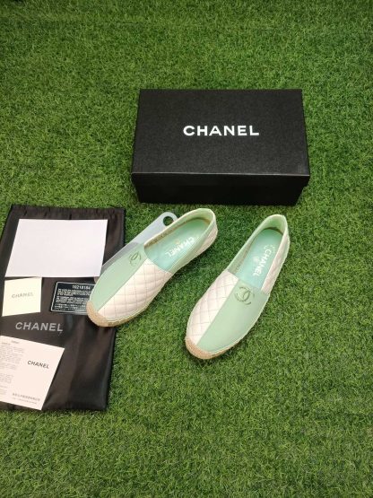 Chanel's early spring sunshine green and white new fisherman shoes - Image 3