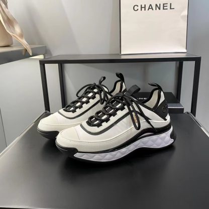 Chanel's latest beautiful white and black slim casual sports shoes - Image 4