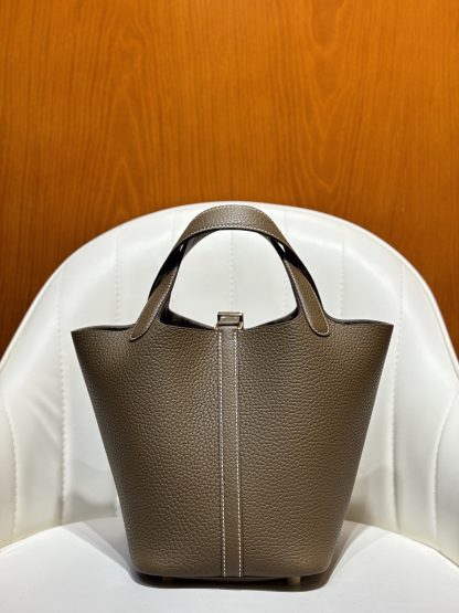 Hermès Elephant Grey Gold Buckle Basket Handbag - Image 4
