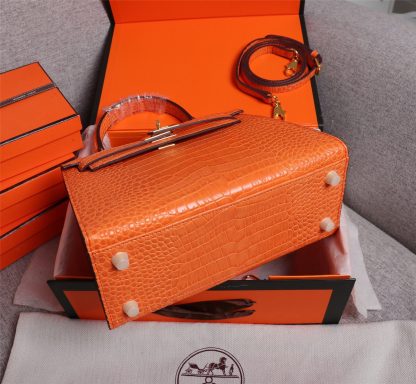 Hermès Orange Mini Second Generation Kelly Crocodile Pattern Crossbody Bag Size: 25cm+9cm+18cm - Image 4