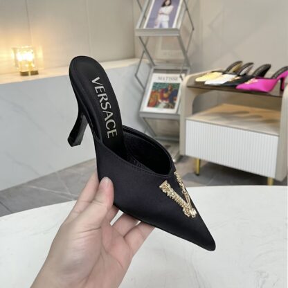 VERSACE exquisite luxurious large V buckle pointed toe fashionable high heels - Image 4