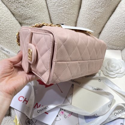 Chanel elegant pink handbag - Image 5