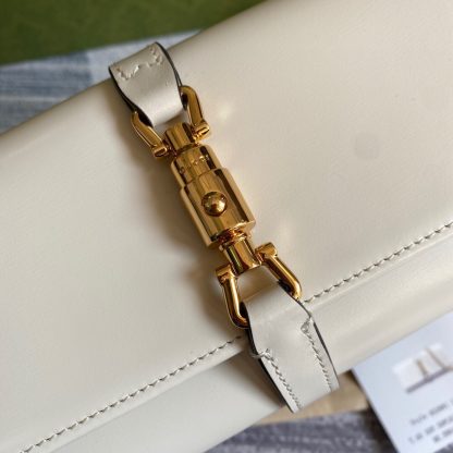Gucci small elegant gold chain bag - Image 4