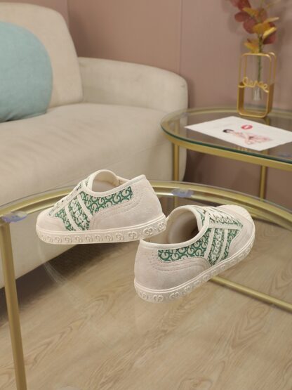 Gucci Double G embroidered low-top lace-up fashion sneakers - Image 5