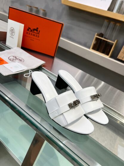 Hermès early spring new pure handmade white thick heel sandals - Image 4