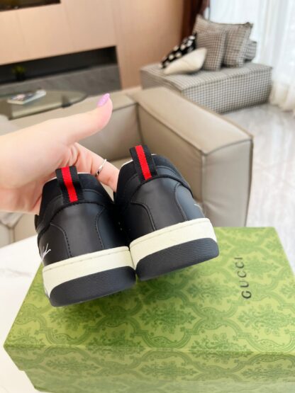 Gucci's latest hot-selling sneakers for couples - Image 4