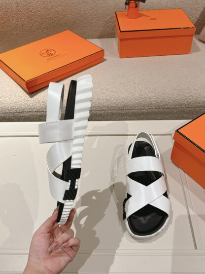 Hermès soft calfskin white casual cross-slippers - Image 4