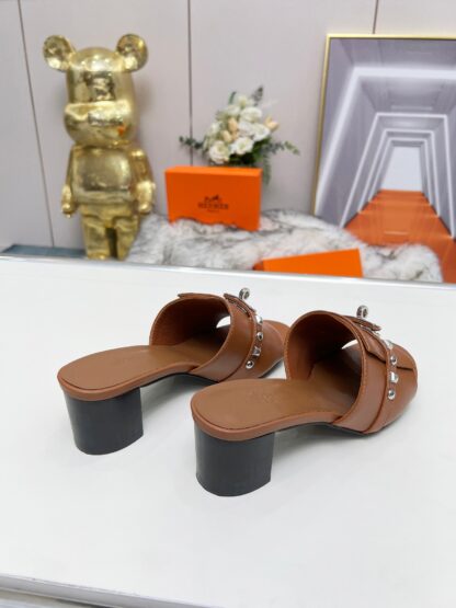 Hermès new spring and summer brown thick-heeled sandals, heel height 5cm - Image 4