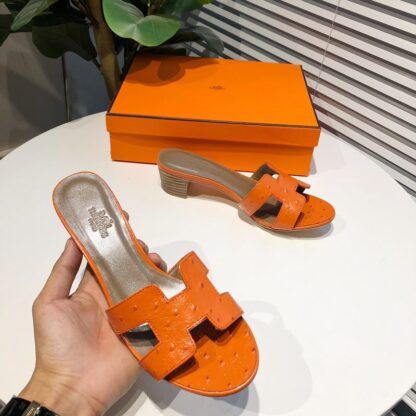 Hermès summer versatile orange thick-heeled sandals - Image 2