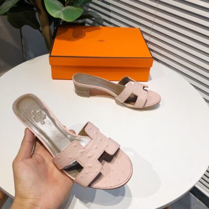 Hermès summer versatile light pink thick heel sandals - Image 2