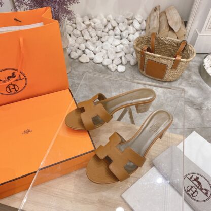 Hermès summer versatile classic palm pattern brown thick heel sandals - Image 2