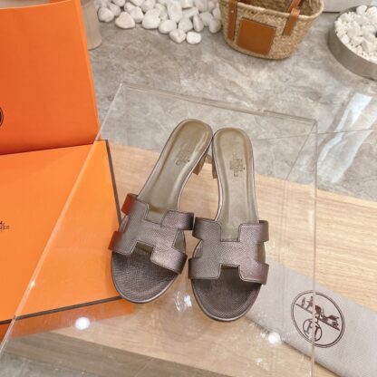 Hermès summer classic gray-gold palm pattern thick-heeled sandals - Image 2