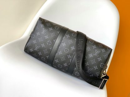 Louis Vuitton Keepall Bandoulière 35 Handbag - Image 4