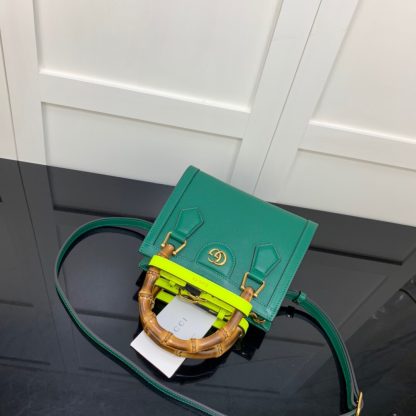 Gucci bamboo handle dark green shoulder bag - Image 4