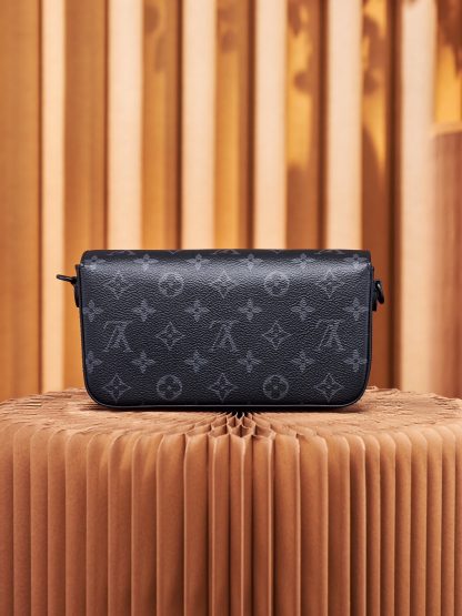 Louis Vuitton Montsouris Mini Handbag Model - Image 4