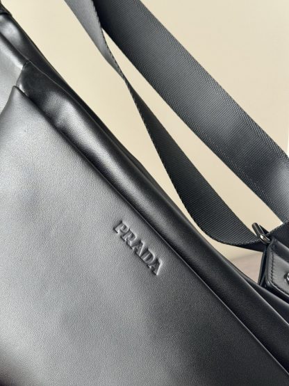 Prada stylish chest bag - Image 4