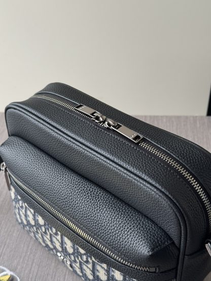 Dior Crossbody Rider 2.0 Zip Messenger Bag - Image 4