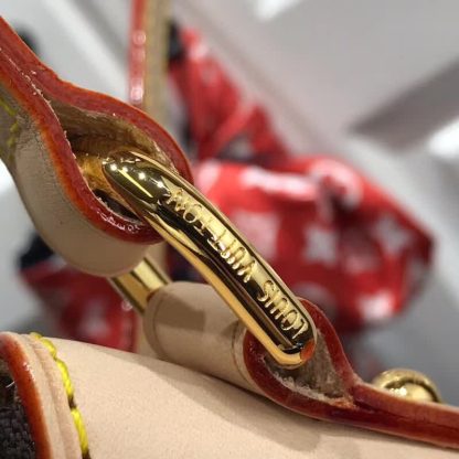 Louis Vuitton gold hardware small handbag - Image 4