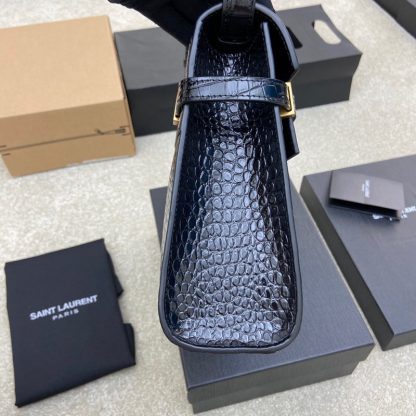 Ysl black crocodile pattern 𝑴𝒂𝒏𝒉𝒂𝒕𝒕𝒂𝒏 baguette bag - Image 4