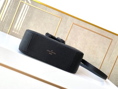 Louis Vuitton m44597 black leather bag - Image 4