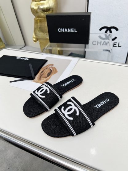 Chanel black new fabric sheepskin slippers - Image 4
