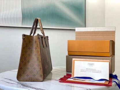 Louis Vuitton Onthego Medium Bag with Long Shoulder Strap in Black Leather - Image 4