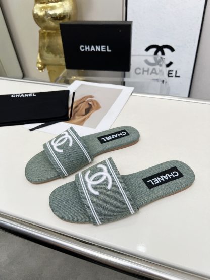 Chanel new light grey fabric sheepskin slippers - Image 4