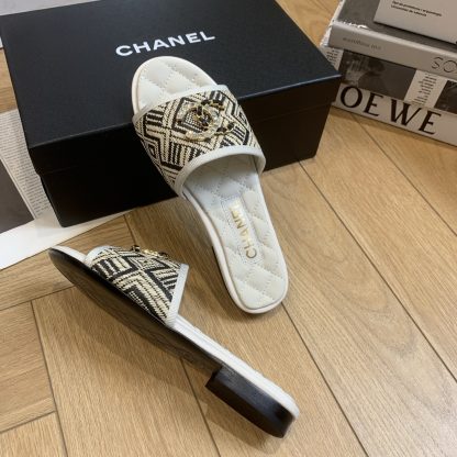 Chanel Spring and Summer New Double C Flat Slippers - Image 4