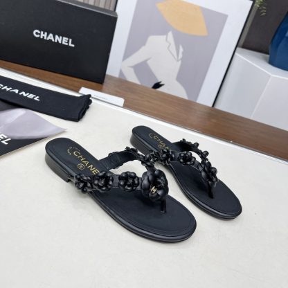 Chanel Spring/Summer Black Delicate Shoes and Customized Flower Flip Flops Heel Height 1.5cm - Image 4