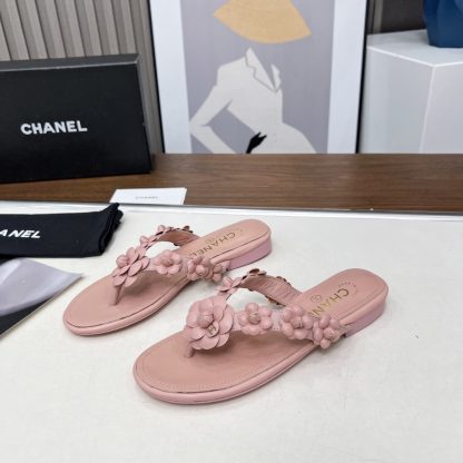Chanel Spring/Summer Pink Delicate Shoes and Custom Flower Flip Flops Heel Height 1.5cm - Image 4