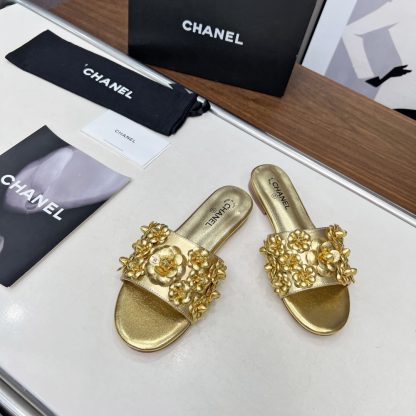 Chanel Spring/Summer Gold Delicate Shoes and Custom Flower Sandals Heel Height 1.5cm - Image 4
